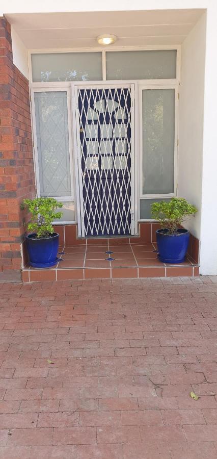 Summer Sand Holiday Cottages Scottburgh Bagian luar foto