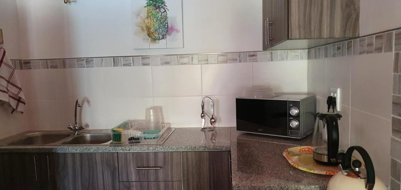 Summer Sand Holiday Cottages Scottburgh Bagian luar foto