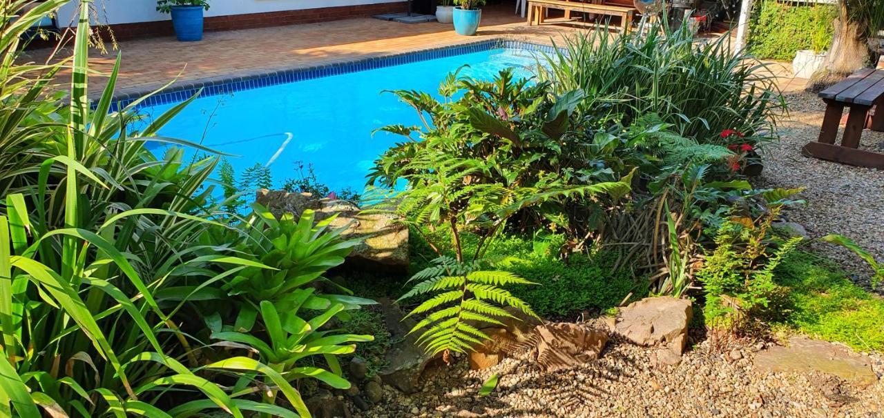 Summer Sand Holiday Cottages Scottburgh Bagian luar foto