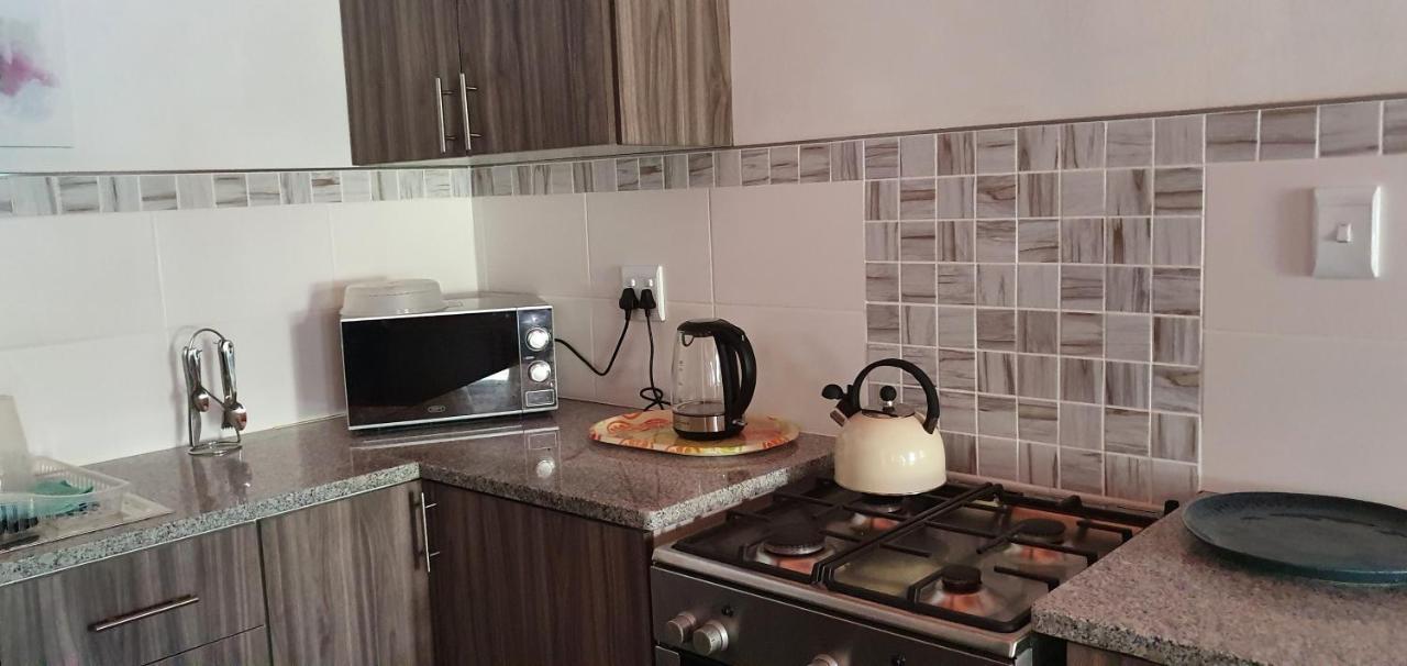 Summer Sand Holiday Cottages Scottburgh Bagian luar foto